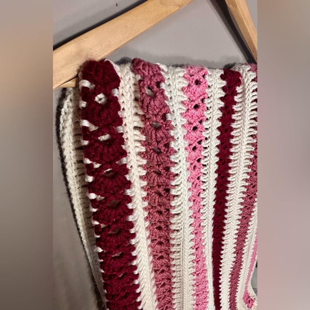 HANDCRAFTED Knitted Fringe Throw